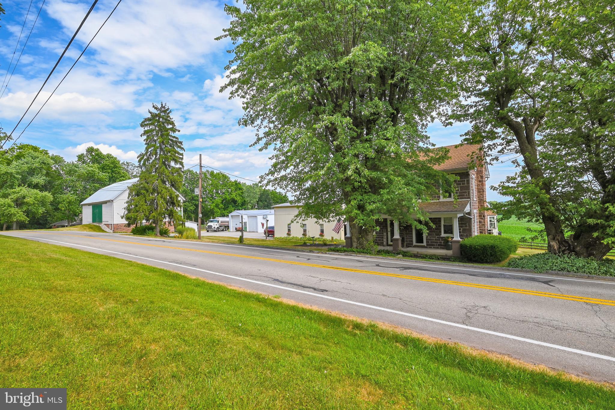 2890 Blackberry Road Dover, PA 17315 - Photo 4 of 63