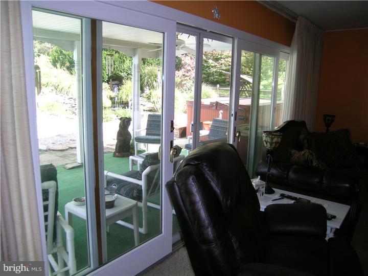25 Foxglove Road Levittown, PA 19056 - Photo 6 of 23 Patio