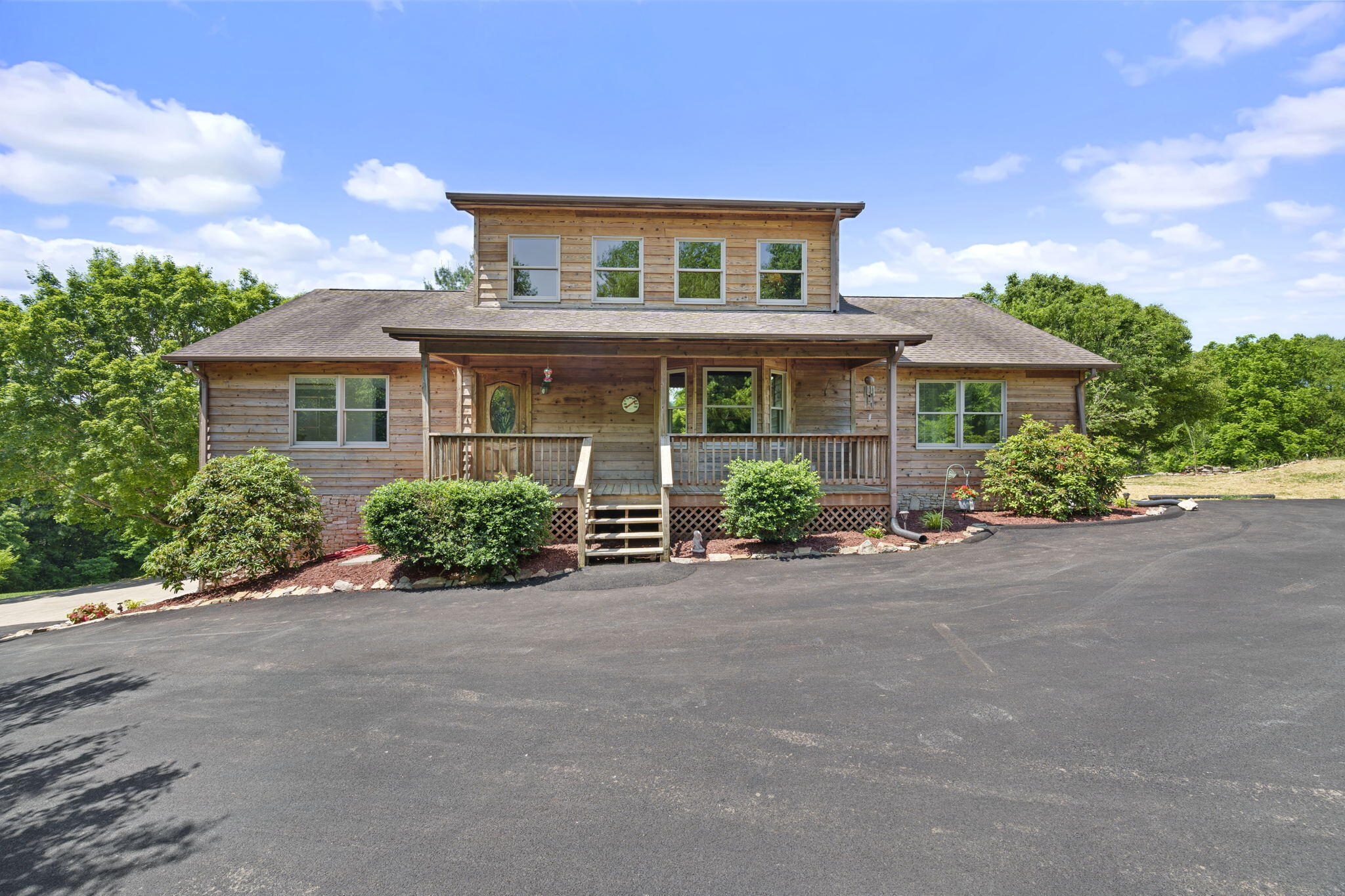 837 Pemberton Road Bristol, TN 37620 - Photo 3 of 53 web_DSC06441