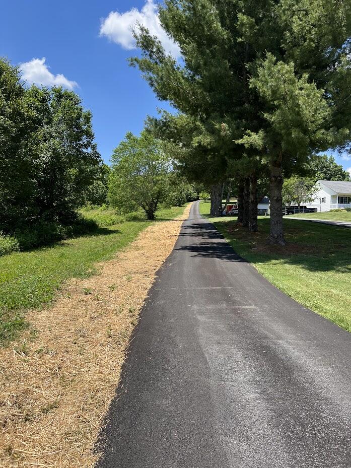 837 Pemberton Road Bristol, TN 37620 - Photo 6 of 53 IMG_3388