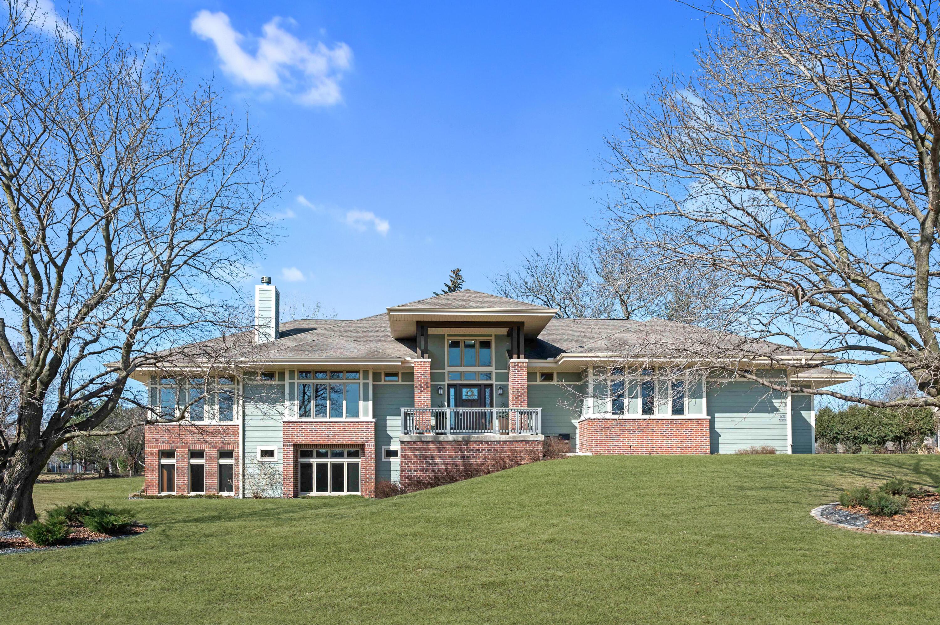 W297N1885 Glen Cv Rd  