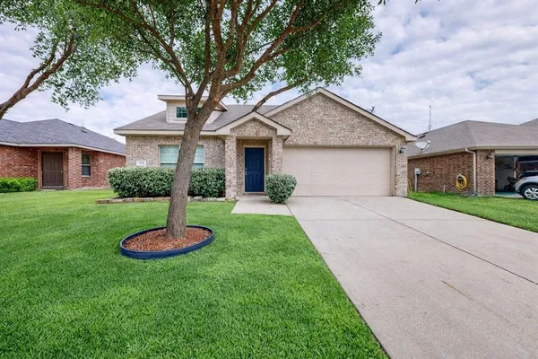 $2,300 | 453 Harding Lane, Lavon, TX 75166