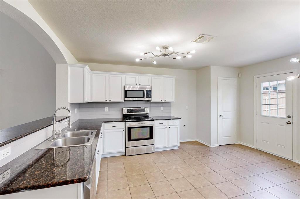 453 Harding Lane Lavon, TX 75166 - Photo 7 of 40