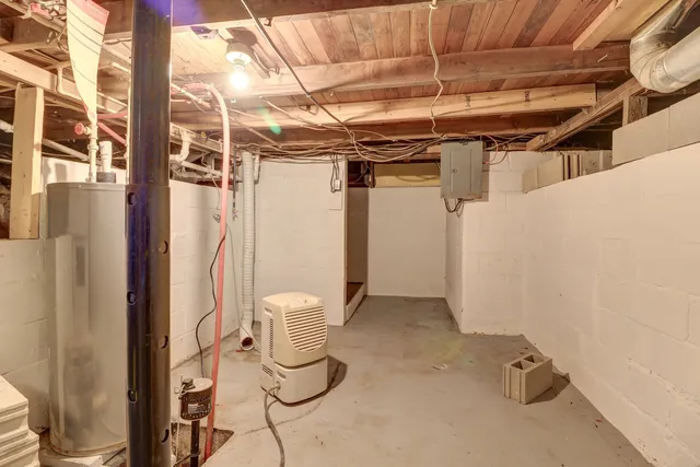 a view of a storage & utility room