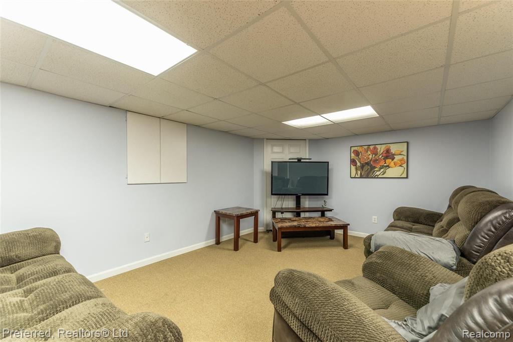 31170 Country Ridge Circle Farmington Hills, MI 48331 - Photo 38 of 56
