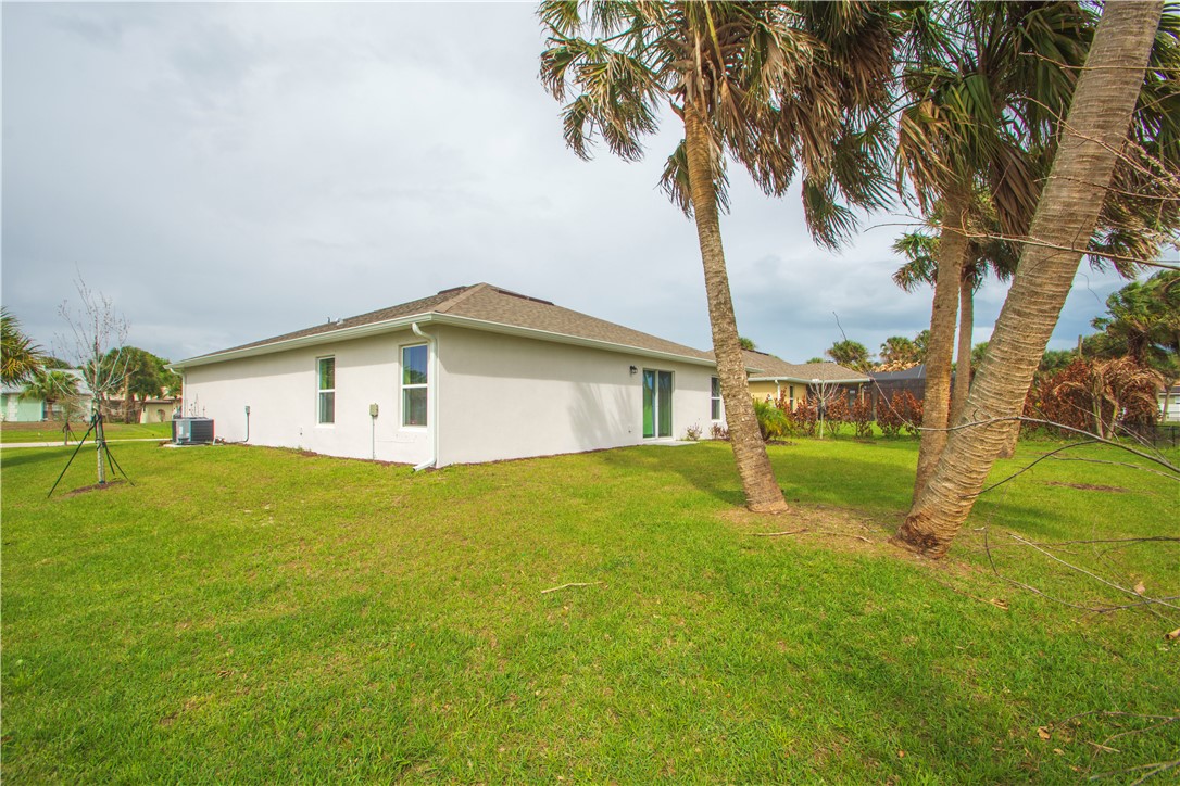 450 Kendall Avenue Sebastian, FL 32958 - Photo 27 of 33
