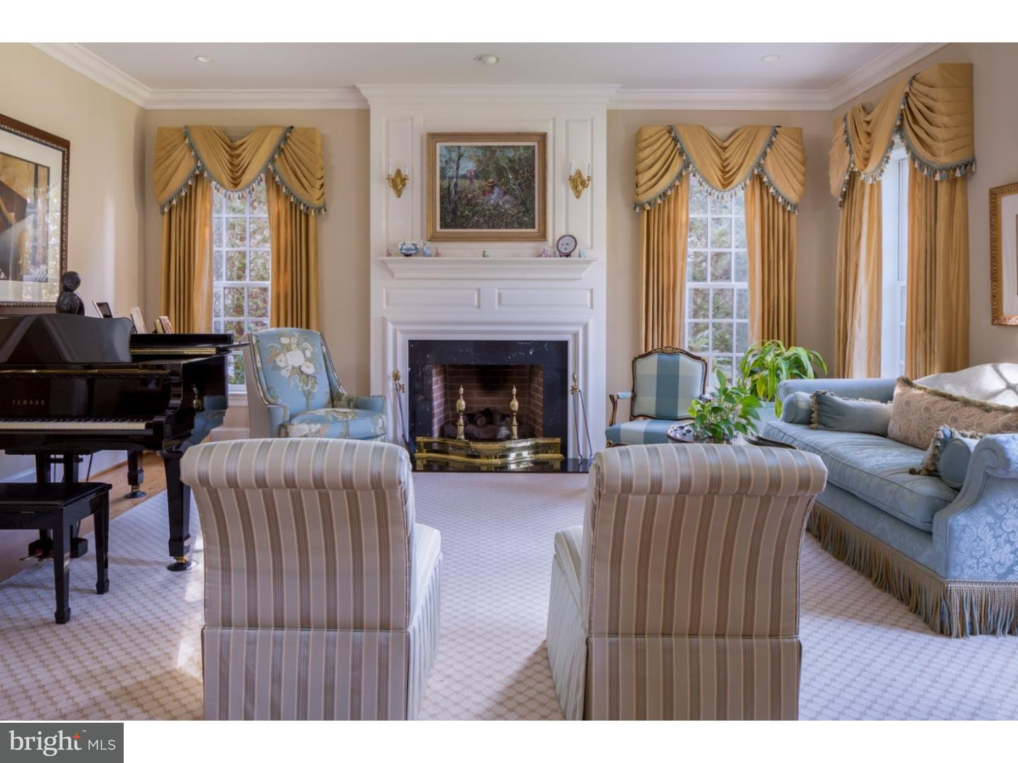 132 Brooke Farm Road Wayne, PA 19087 - Photo 5 of 25 Living Room