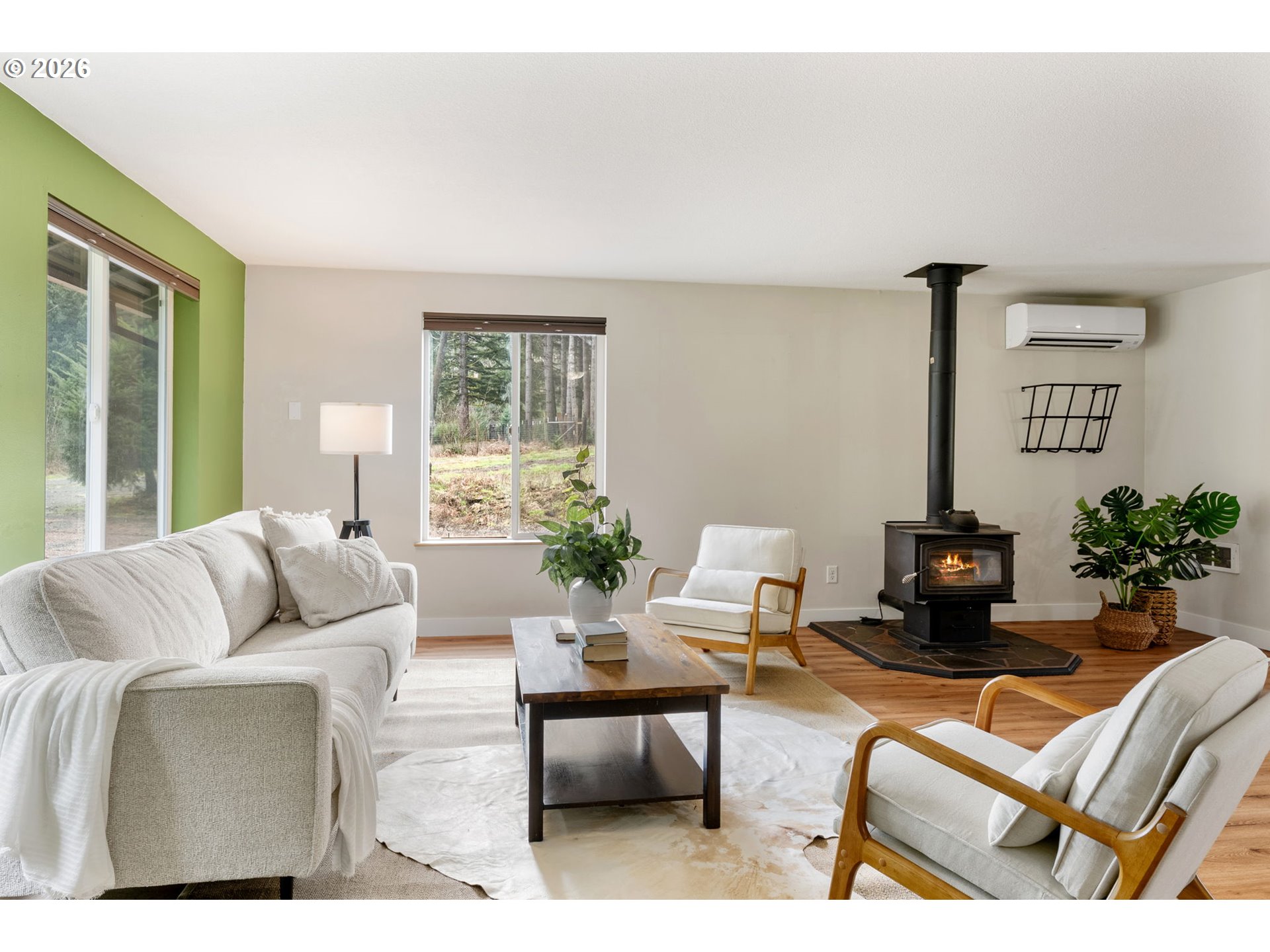 121 Fords Crossing Carson, WA 98610 - Photo 5 of 47 Living Room