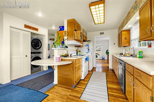 618 West Cheyenne Road Colorado Springs, CO 80906 - Photo 12 of 37 Gallery Image 12