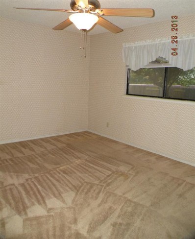 14802 Huntington Road Madera, CA 93636 - Photo 8 of 10 Master Bedroom with Walk-in Closet