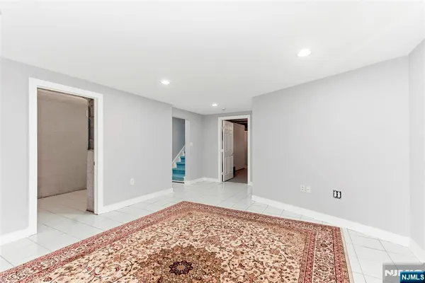 a view of entryway with a front door
