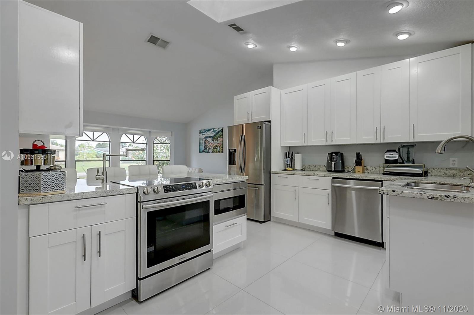 2331 Southeast Avalon Road Port St. Lucie, FL 34952 - Photo 12 of 41