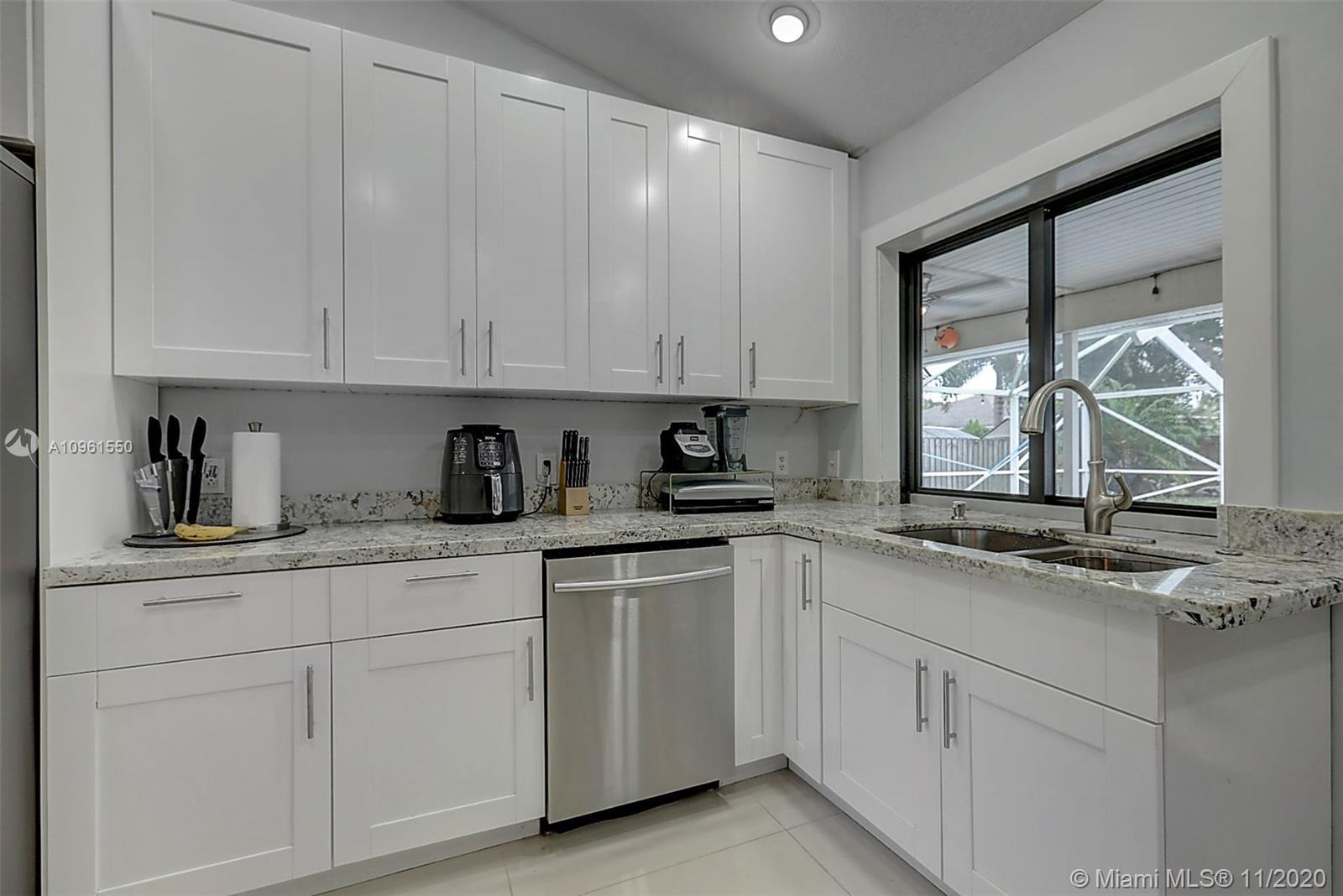 2331 Southeast Avalon Road Port St. Lucie, FL 34952 - Photo 14 of 41