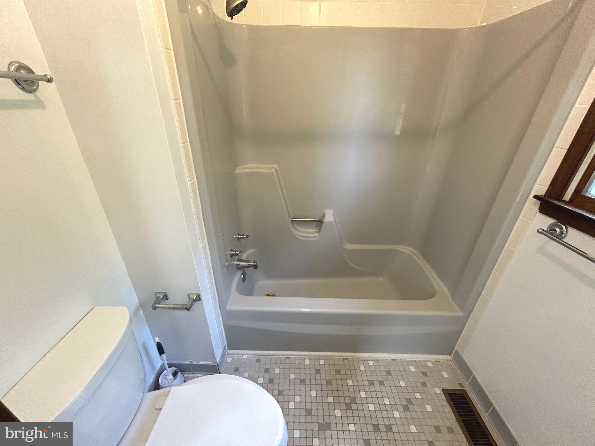 8663 Old Rapidan Road Orange, VA 22960 - Photo 63 of 98 Primary Bath
