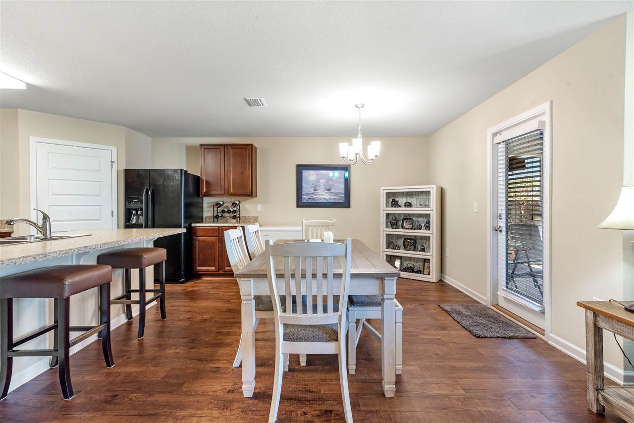 1691 Abbey Loop Foley, AL 36535 - Photo 22 of 36 Dining/Kitchen