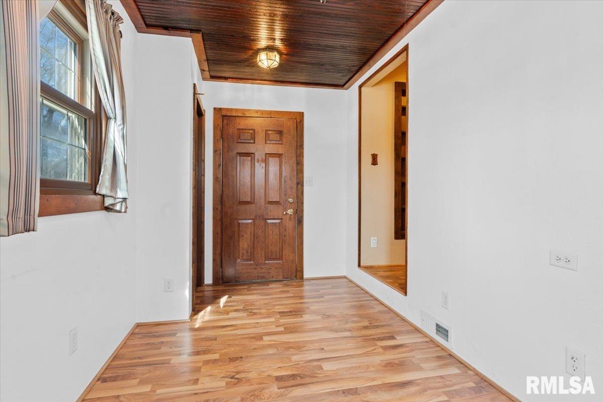 2108 South Pasfield Street Springfield, IL 62704 - Photo 8 of 29 Gallery Image 8