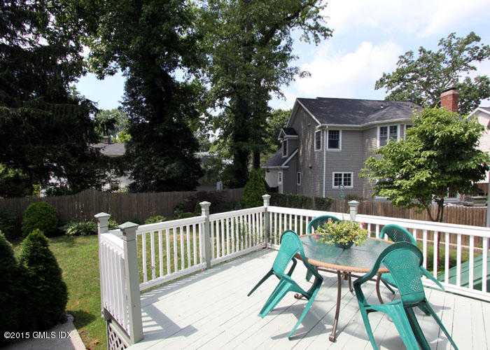 26 Thorn Hill Road Riverside, CT 06878 - Photo 12 of 14 a view of balcony with furniture and trees