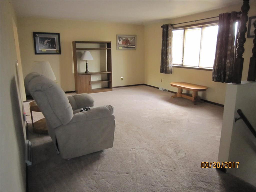 412 Ranch Road Dunbar, PA 15431 - Photo 2 of 14 Living Room
