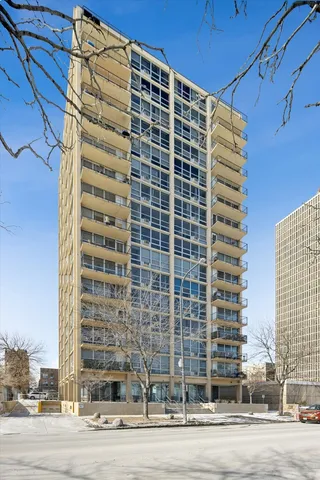 $195,000 | 6730 South South Shore Drive, Unit 1604, Chicago, IL 60649