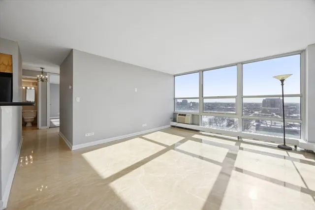 $195,000 | 6730 South South Shore Drive, Unit 1604, Chicago, IL 60649