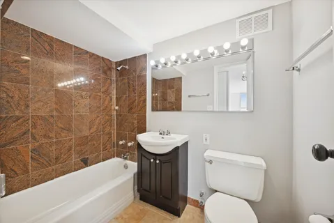 $195,000 | 6730 South South Shore Drive, Unit 1604, Chicago, IL 60649