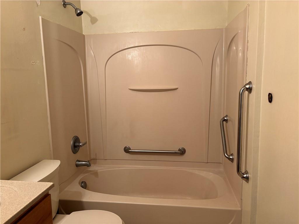 1041 Clinton Road Clinton, PA 15026 - Photo 19 of 26 Full Bath