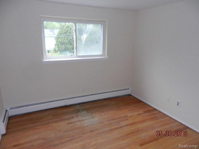 29741 Rambling Road Southfield, MI 48076 - Photo 16 of 25 DSCN0885.JPG
