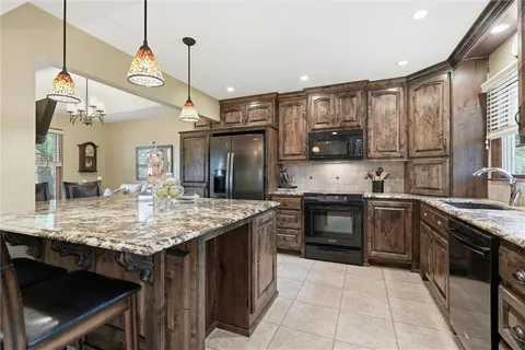 $485,000 | 16537 Glenwood Street, Stilwell, KS 66085