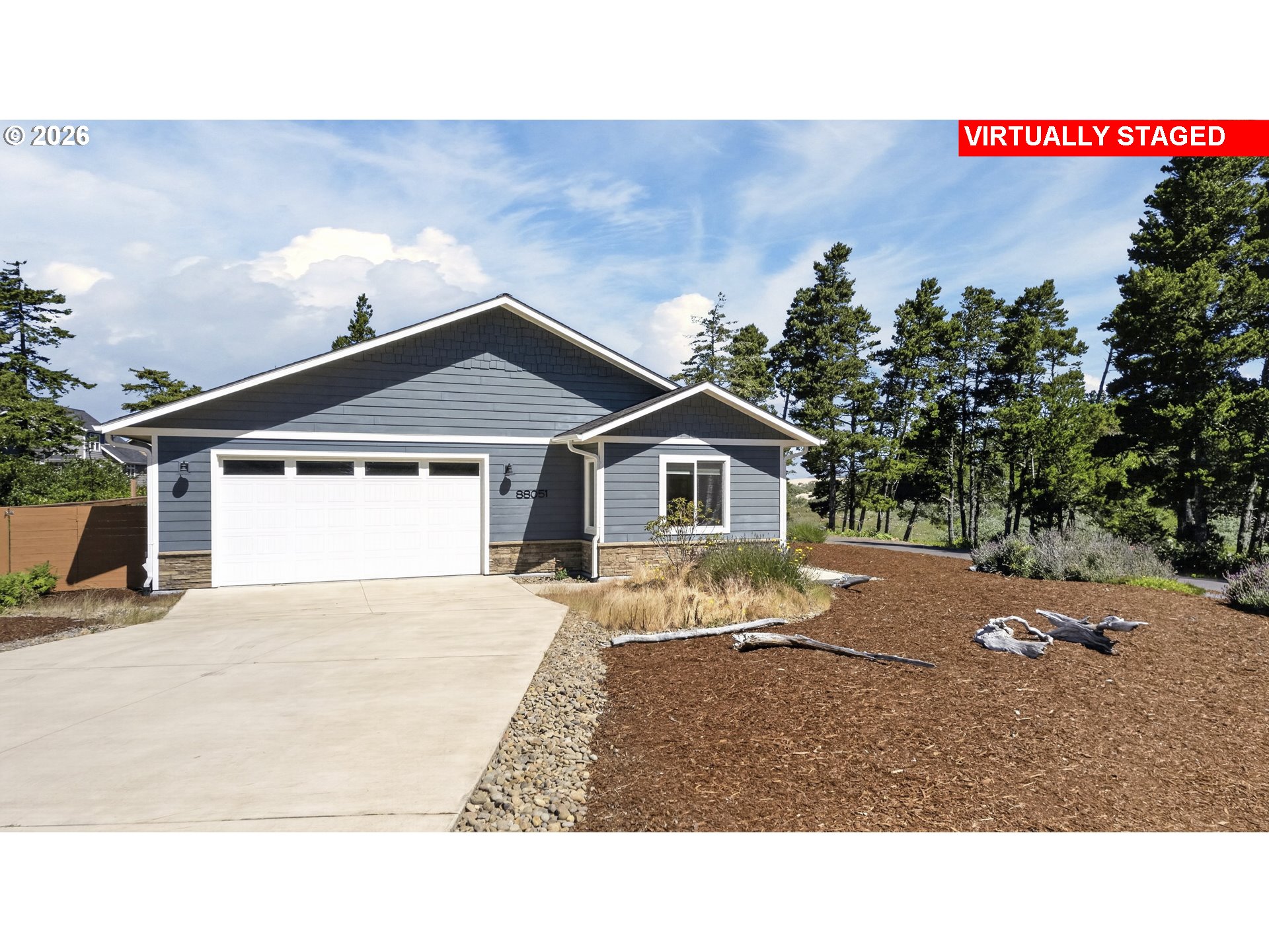 88051 Lake Point Drive Florence, OR 97439 - Photo 3 of 32