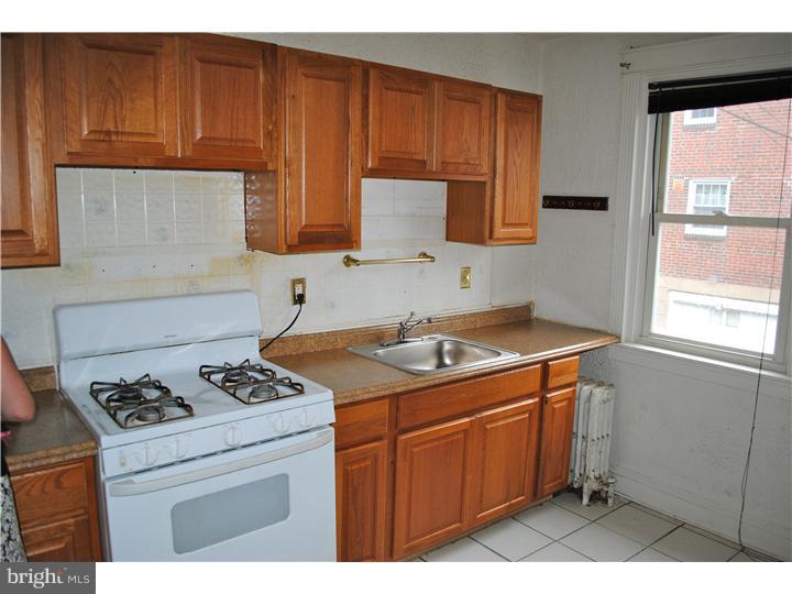266 Sanford Road Upper Darby, PA 19082 - Photo 13 of 25