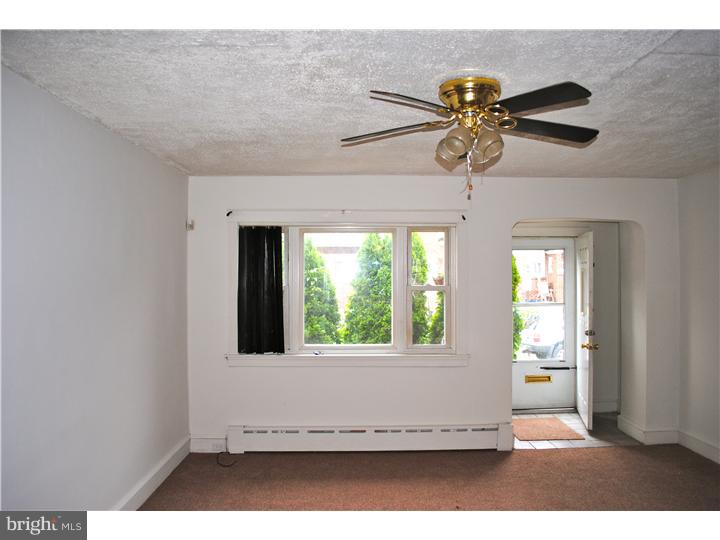 266 Sanford Road Upper Darby, PA 19082 - Photo 3 of 25