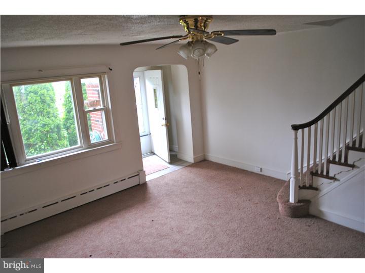 266 Sanford Road Upper Darby, PA 19082 - Photo 4 of 25