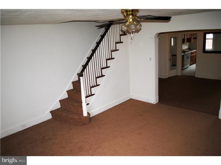 266 Sanford Road Upper Darby, PA 19082 - Photo 5 of 25