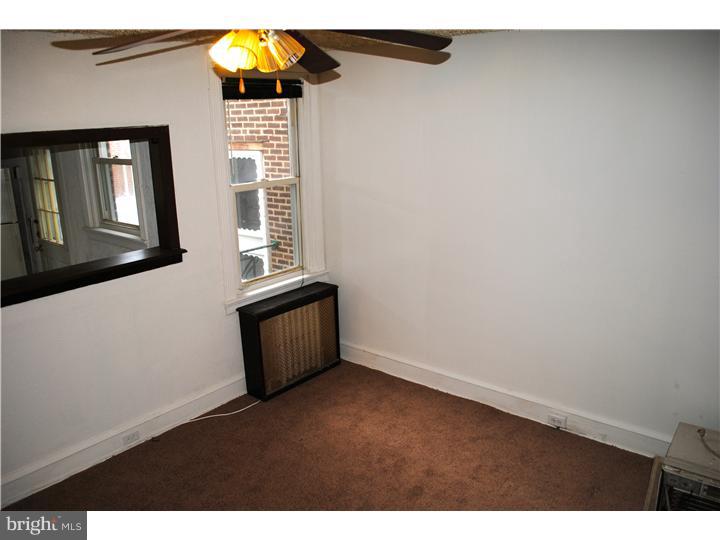 266 Sanford Road Upper Darby, PA 19082 - Photo 8 of 25