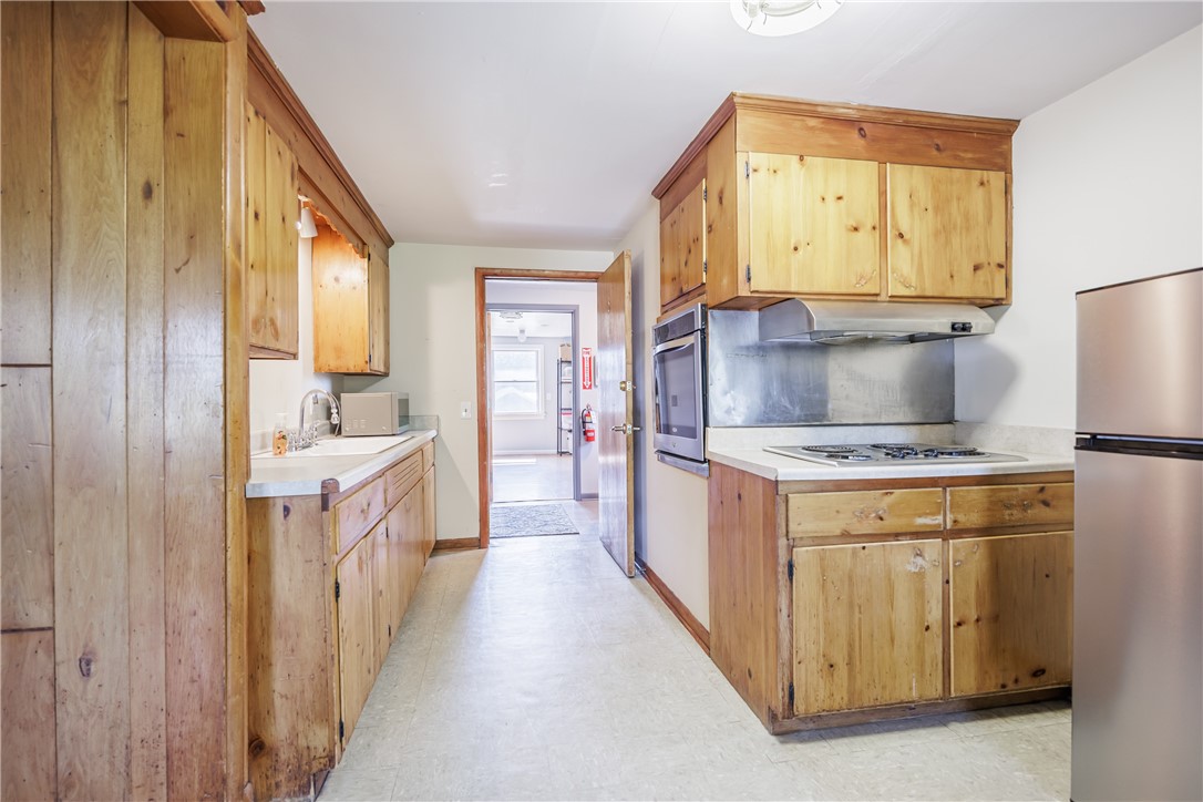 581 Whitney Road West Perinton, NY 14450 - Photo 21 of 38