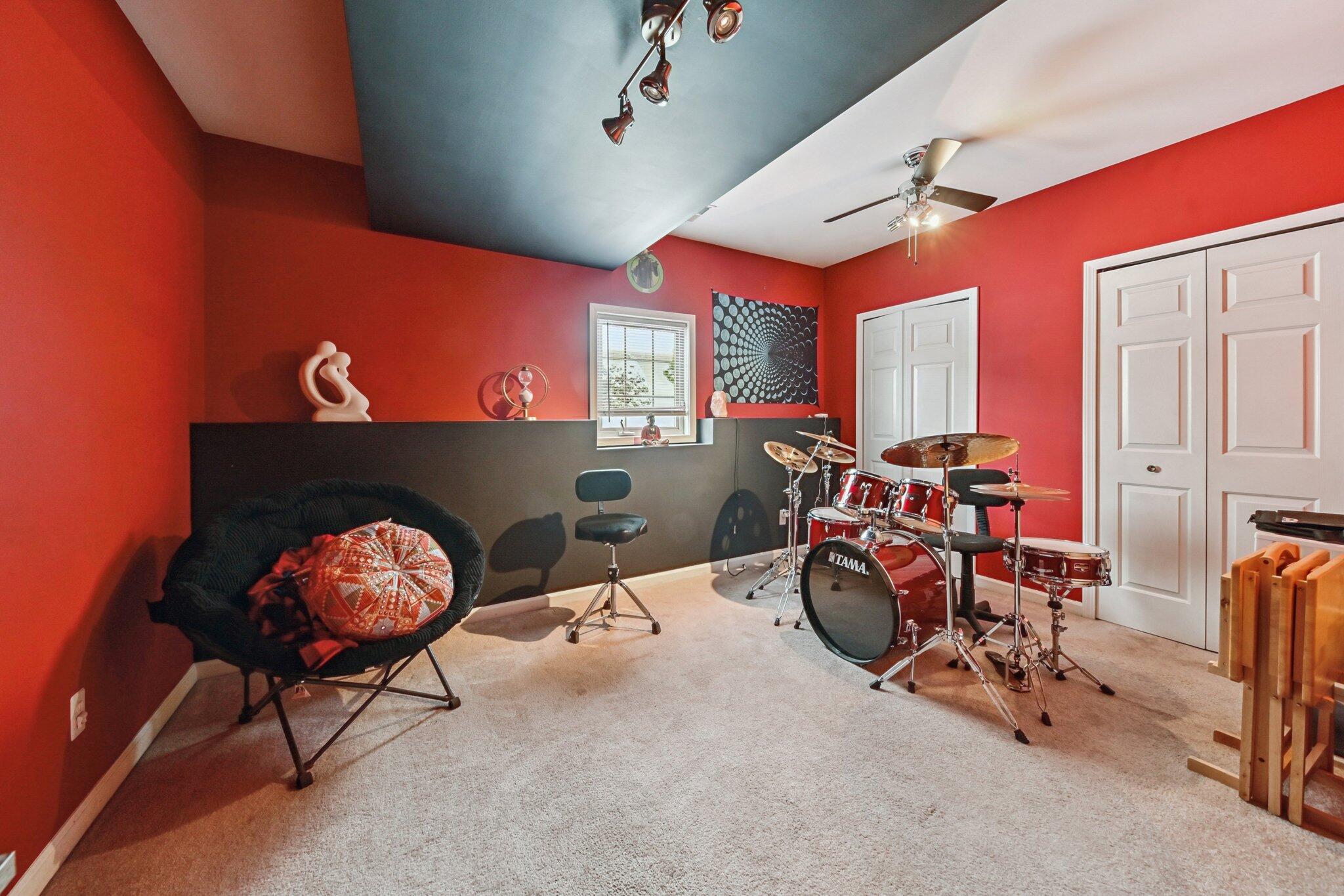 10367 Trevino Street Crown Point, IN 46307 - Photo 16 of 20 2048x1365