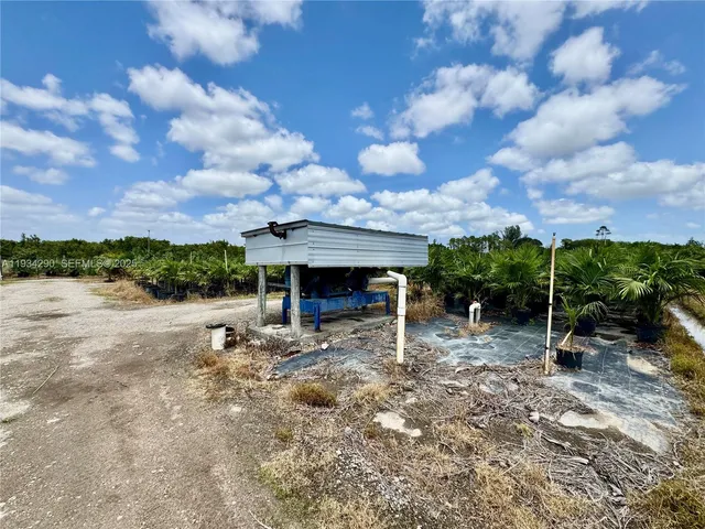 $2,950,000 | 32800 Southwest 202nd Avenue, Homestead, FL 33034