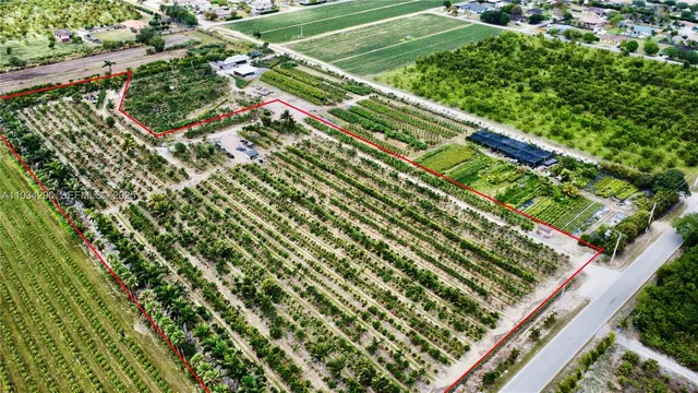 $2,950,000 | 32800 Southwest 202nd Avenue, Homestead, FL 33034