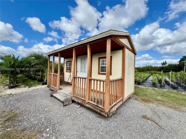 $2,950,000 | 32800 Southwest 202nd Avenue, Homestead, FL 33034