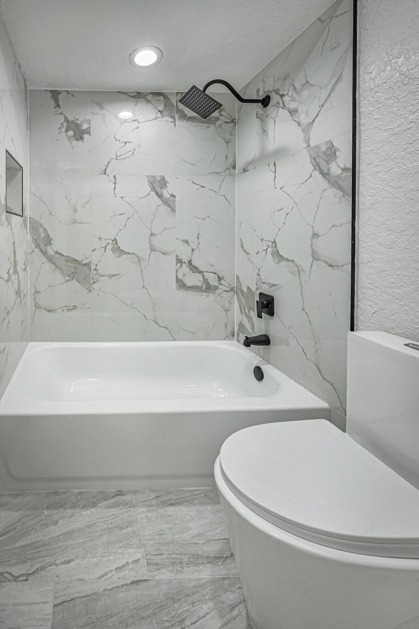 829 Camino Road, Unit 206C Delray Beach, FL 33445 - Photo 17 of 32 modern bath