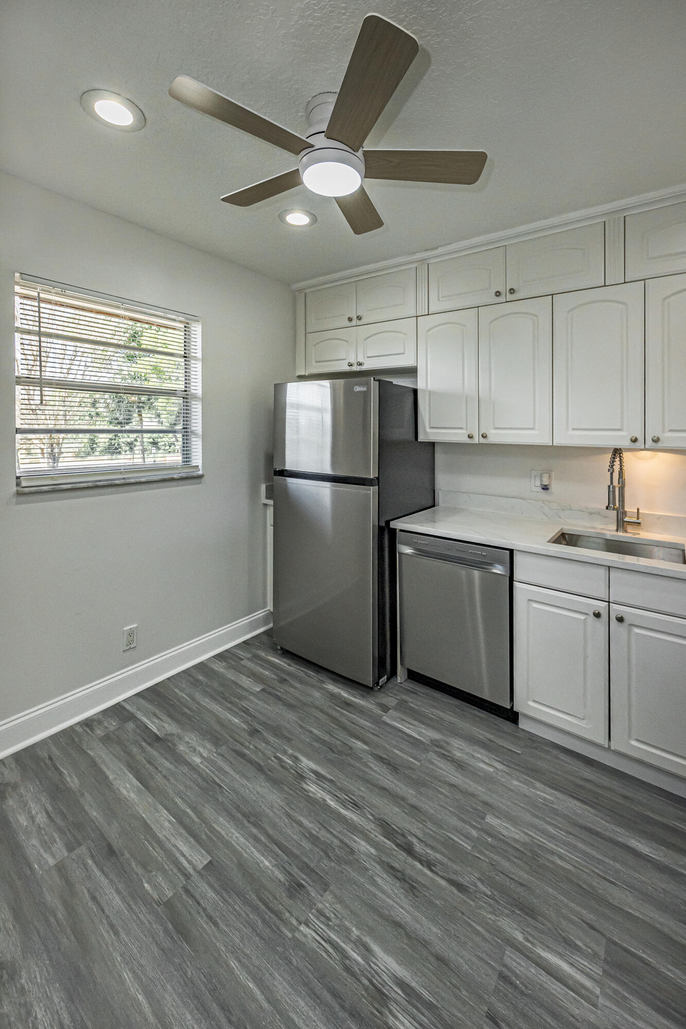 829 Camino Road, Unit 206C Delray Beach, FL 33445 - Photo 3 of 32 new appliances