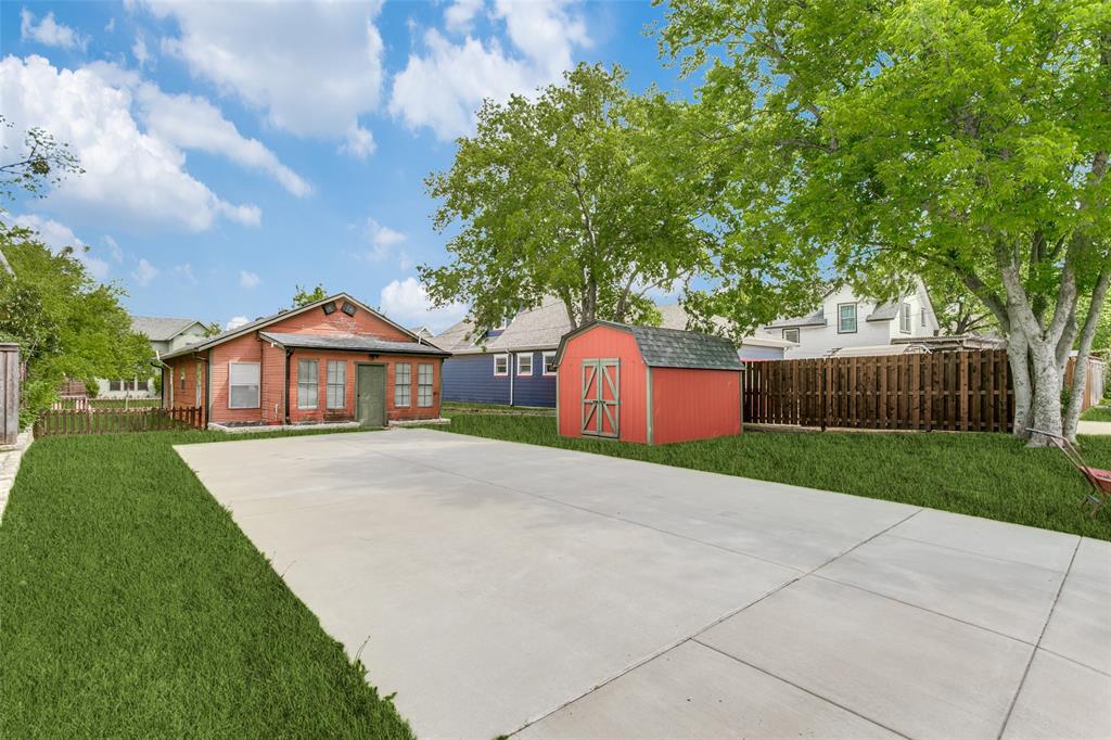 612 East Wall Street Grapevine, TX 76051 - Photo 26 of 33