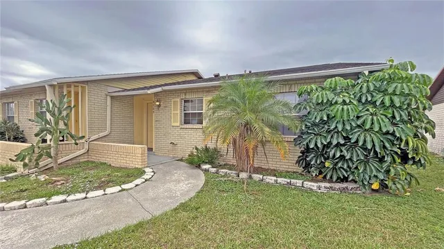 $1,485 | 9509 Fieldview Circle, Unit A, Thonotosassa, FL 33592