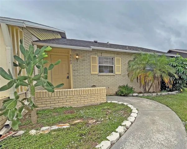 $1,485 | 9509 Fieldview Circle, Unit A, Thonotosassa, FL 33592