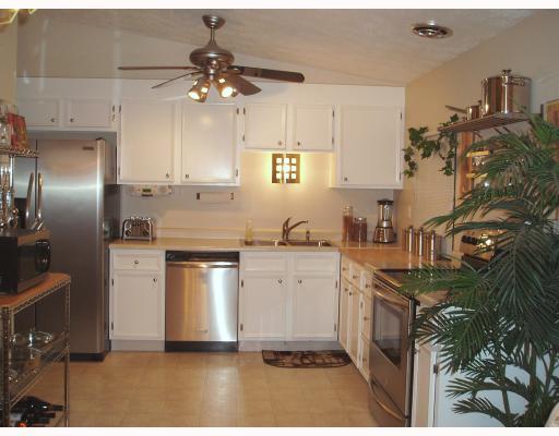 Kitchen. Spacious Kitchen with vaulted ceilings. You ll LOVE preparing family meals here!