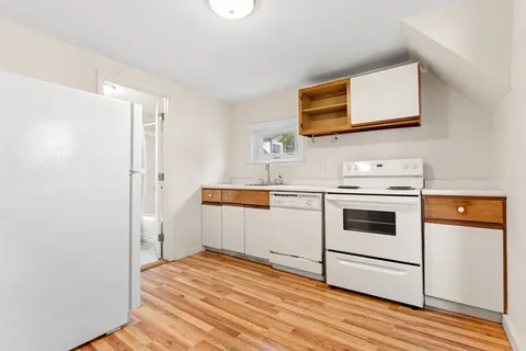 $2,200 | 28 School Street, Unit 1, Newton, MA 02458
