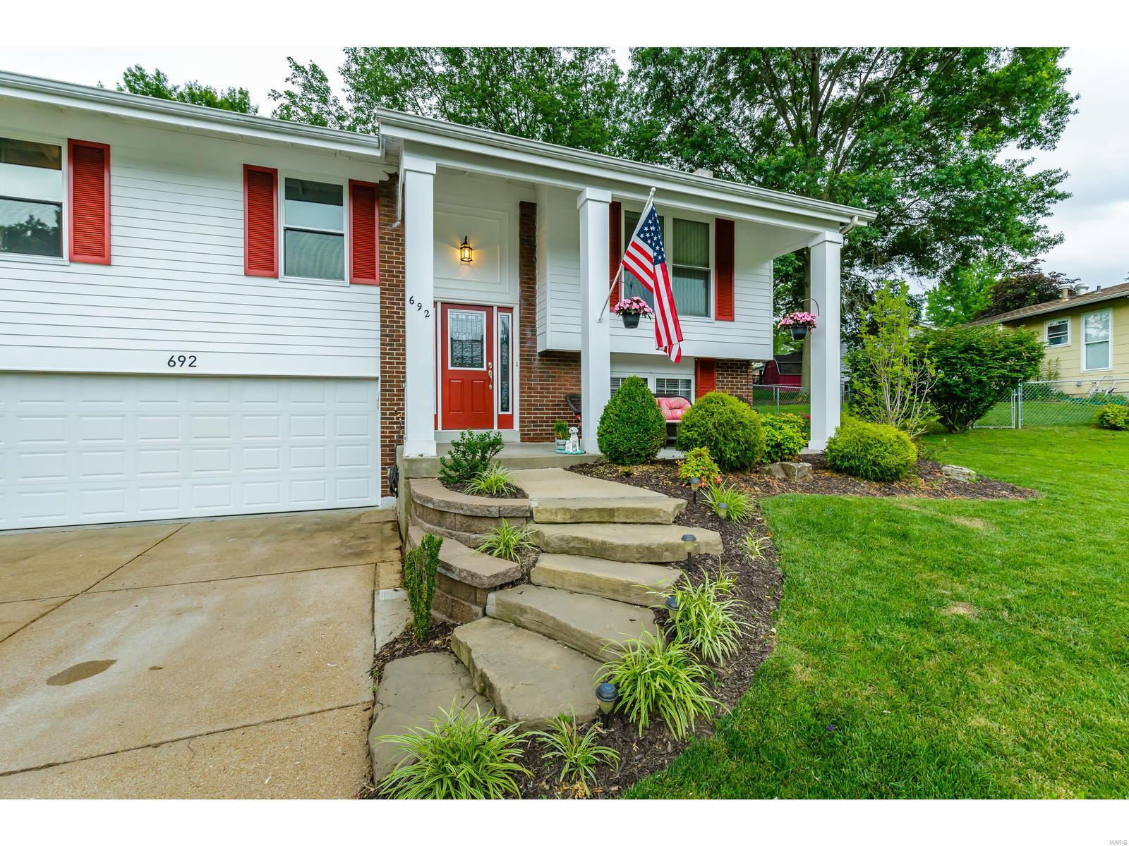 692 Walnut Point Court Ballwin, MO 63021 - Photo 2 of 51