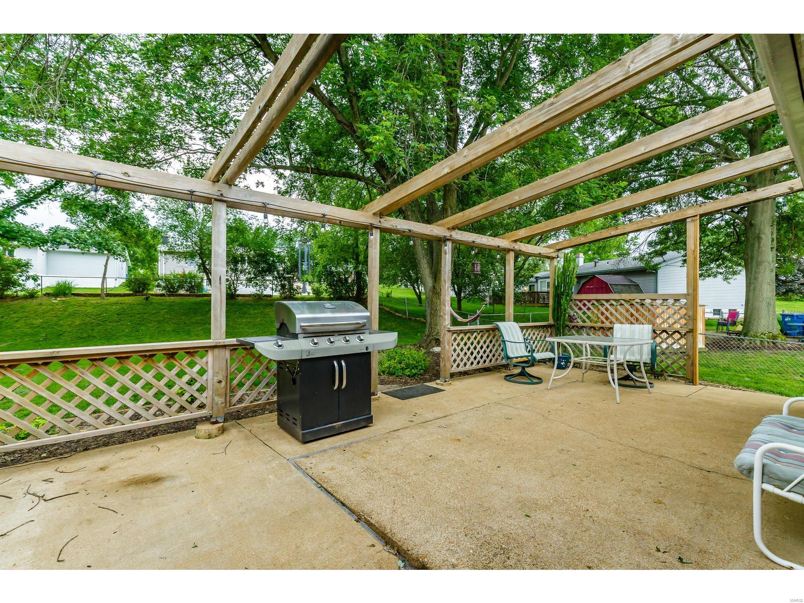 692 Walnut Point Court Ballwin, MO 63021 - Photo 13 of 51
