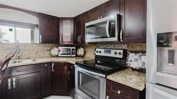 $3,800 | 1300 Northeast 204th Street, Unit 1300, Miami, FL 33179