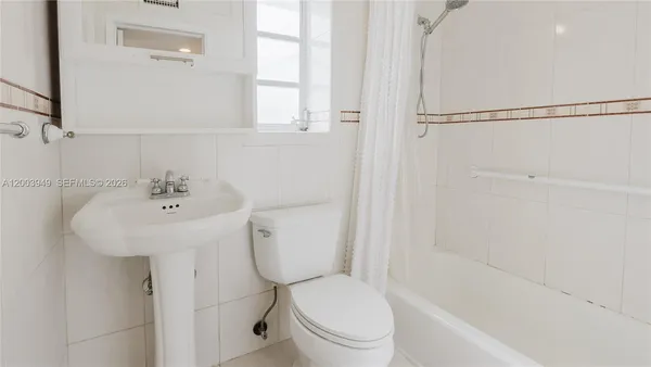$3,800 | 1300 Northeast 204th Street, Unit 1300, Miami, FL 33179